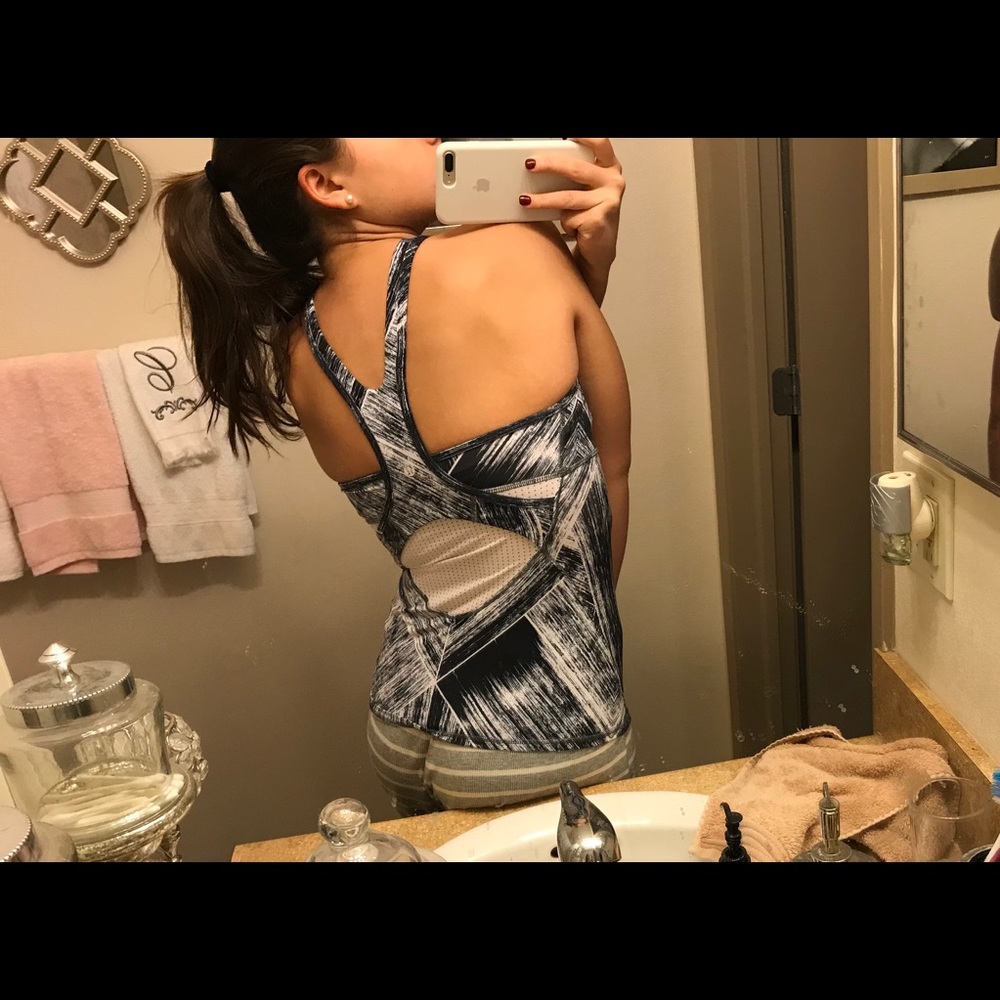 Lululemon Top - Picture 4 of 4